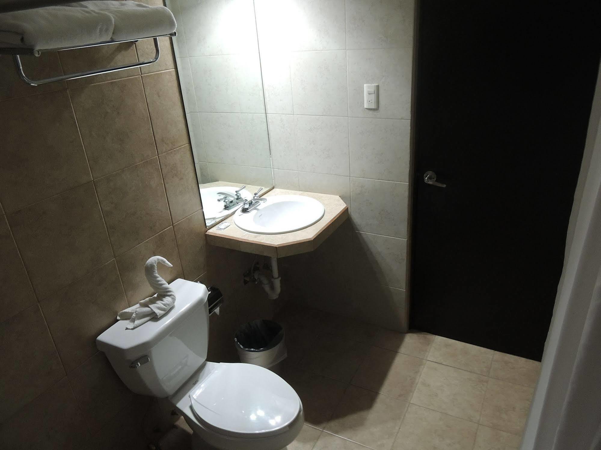 Hotel Metropolitano タンピコ エクステリア 写真